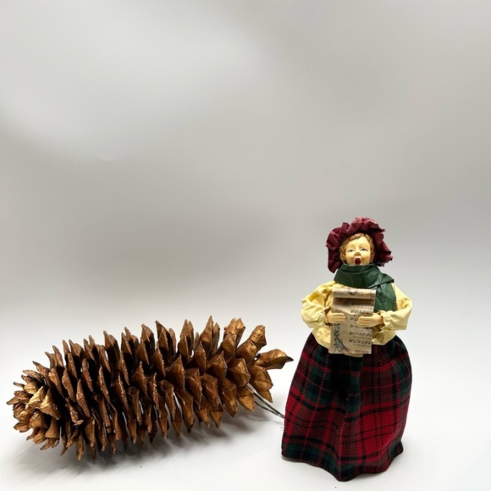 🎄Santa’s World - vintage Christmas Kurt Adler Caroler Victorian Singer.